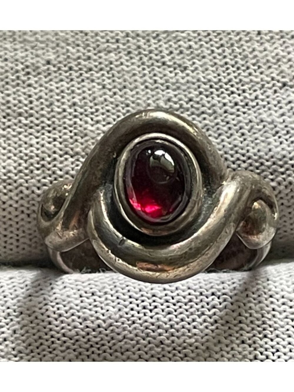 Vintage OSOMA Sterling Silver Red Garnet Cabochon Swirl Ring Size 4.5 Sig